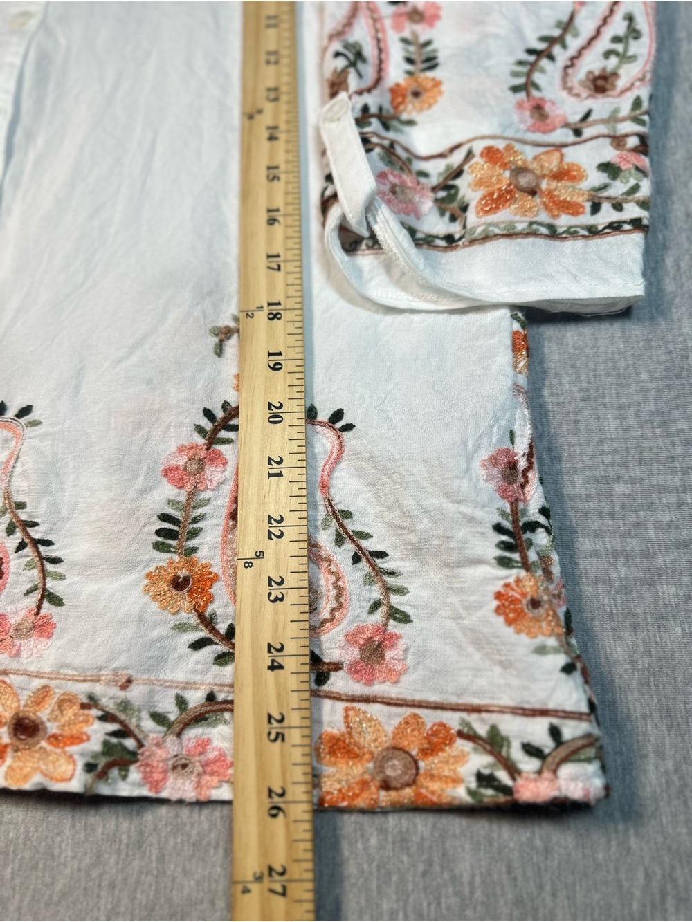 Ana & Rose White Boho Embroidered Button Front Tunic Blouse 3/4 Roll-Tab Sleeve - Picture 9 of 12